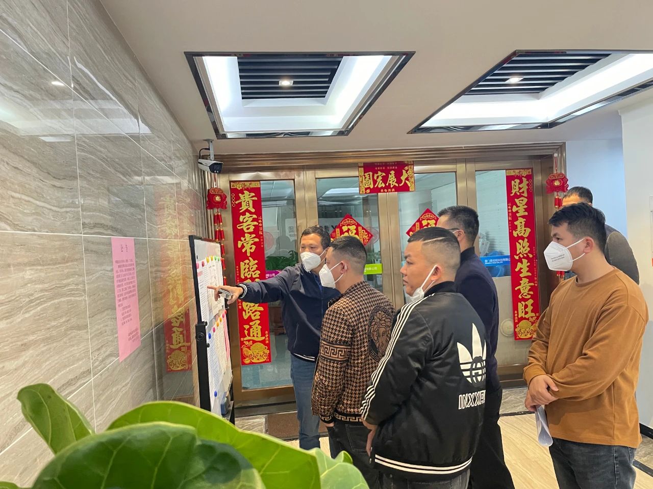 E:\lys\工作\綜合部\公司重大活動(dòng)、新聞\2023.01.17 湖里區(qū)區(qū)委常委、副區(qū)長(zhǎng)王達(dá)帶隊(duì)慰問(wèn)我司\網(wǎng)站\微信圖片_20230209183033.jpg